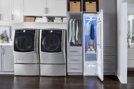 LG LG Styler(R) Smart Wi-Fi Enabled Steam Closet with 3 Hangers - Espresso S3RFBN (S57070A1499ST01S) (2)